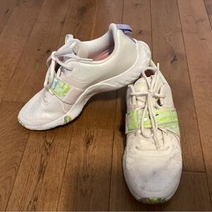 Nike Women’s Renew Athletic Sneakers. Size 9.   B6